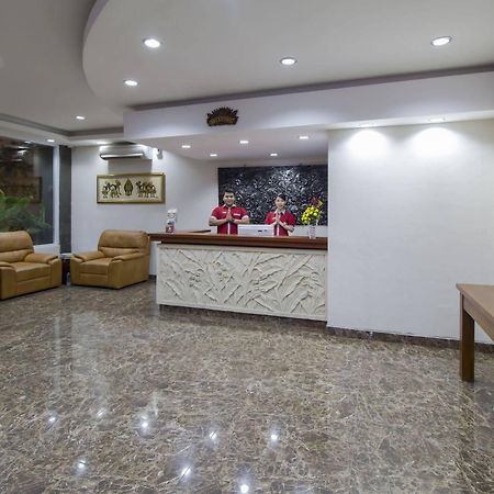 Grand Puri Saron Hotel Malioboro Джокякарта Екстериор снимка