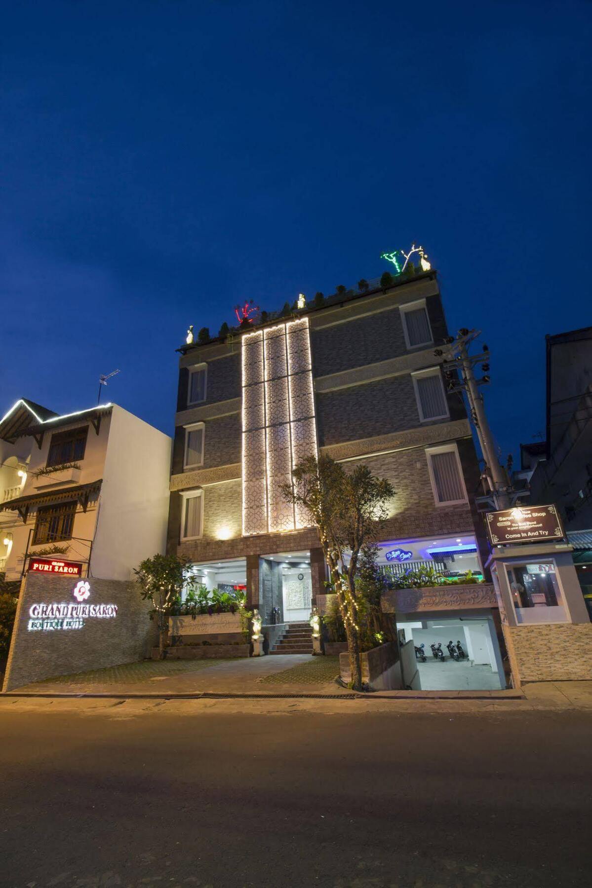 Grand Puri Saron Hotel Malioboro Джокякарта Екстериор снимка