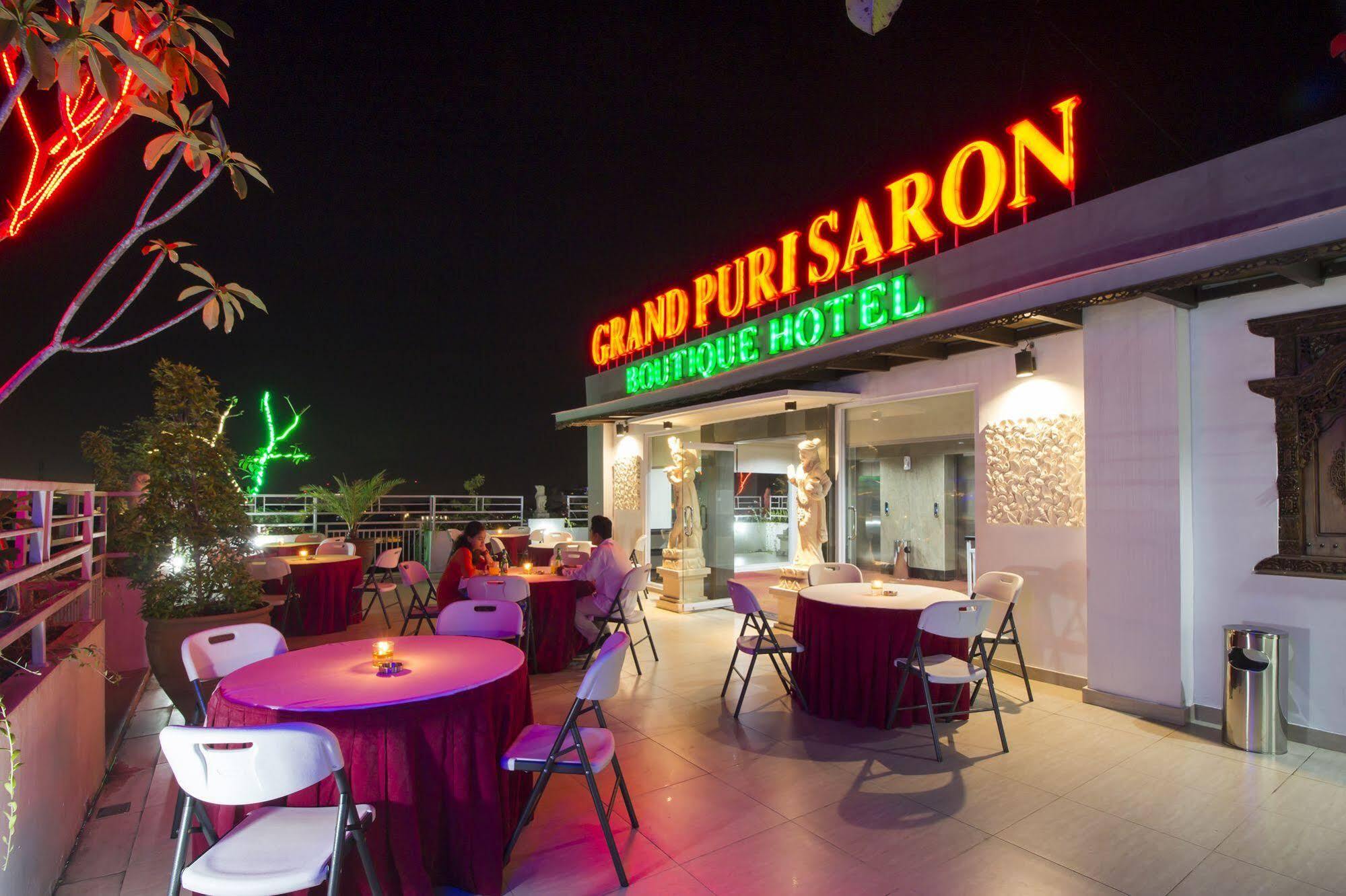 Grand Puri Saron Hotel Malioboro Джокякарта Екстериор снимка